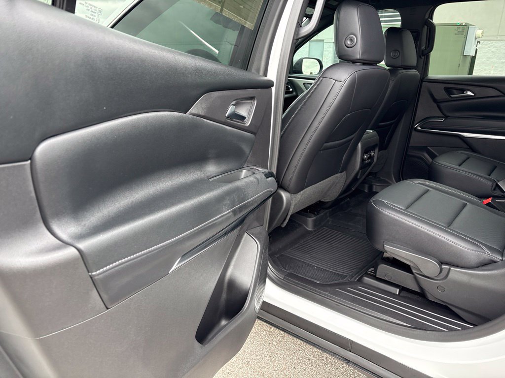 Used 2026 Chevrolet Traverse LT w/ Driver Confidence Package FWD image 17