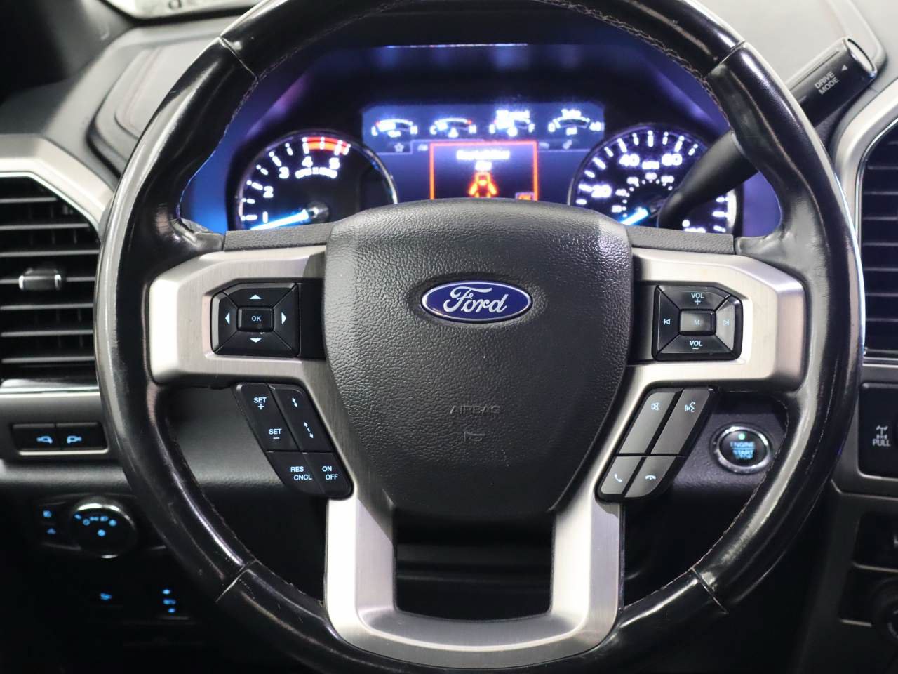 Certified 2022 Ford F250 Platinum w/ FX4 Off-Road Package AWD/4WD image 14