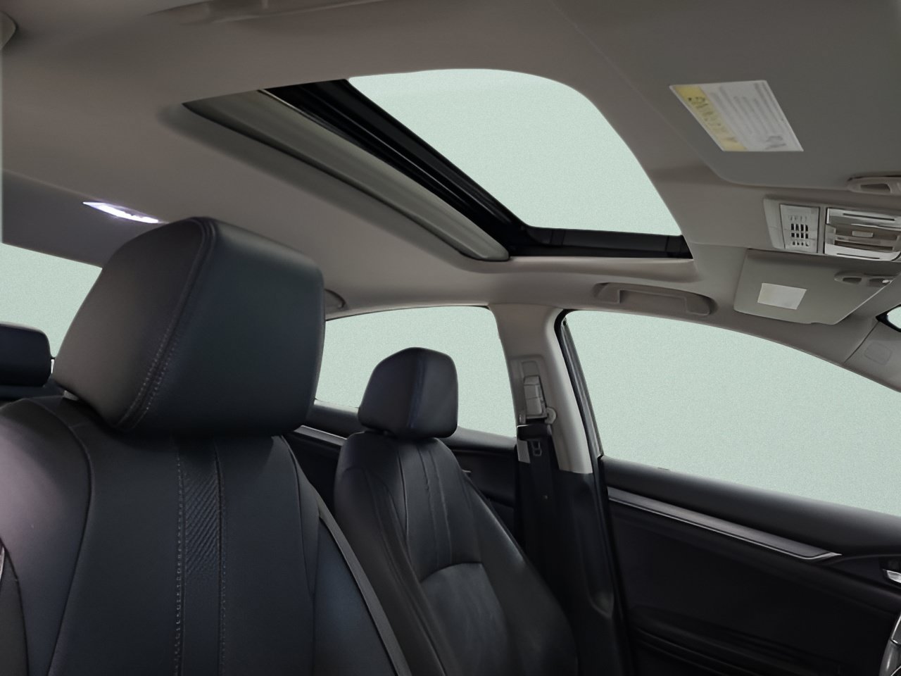 Used 2016 Honda Civic Touring image 12