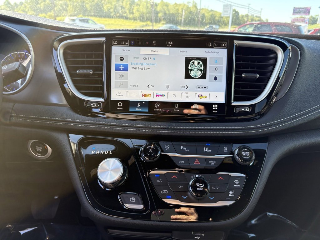 New 2026 Chrysler Pacifica Select image 31