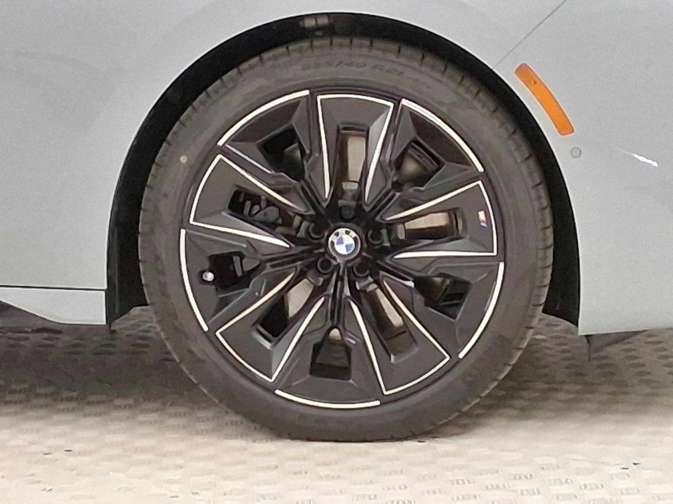 New 2026 BMW 740i w/ Premium Package image 10