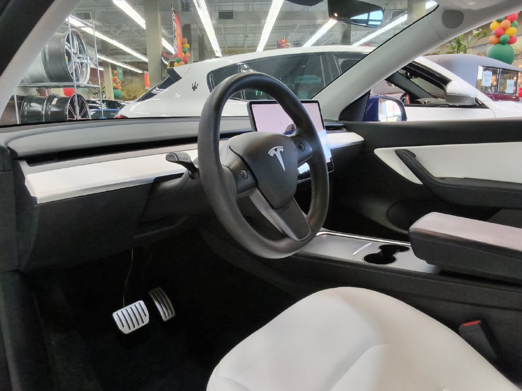 Used 2022 Tesla Model Y Performance AWD/4WD image 10