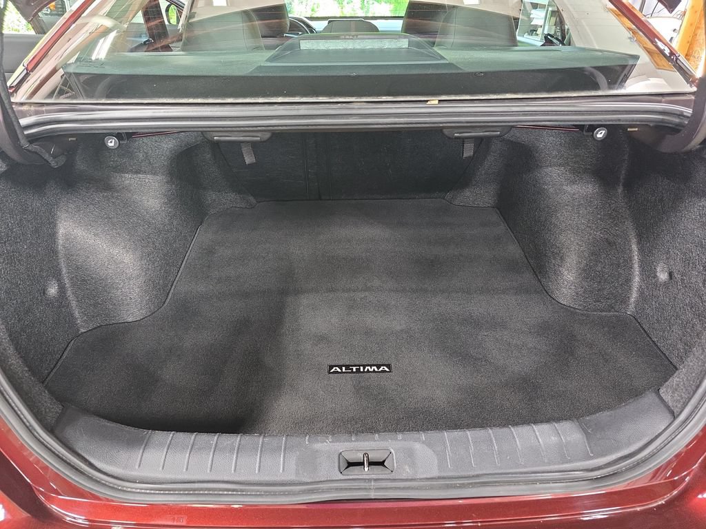 Used 2024 Nissan Altima 2.5 SV FWD image 12