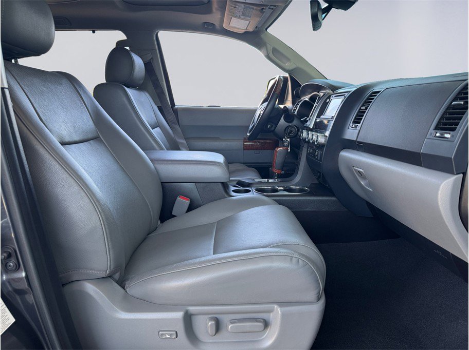 Used 2019 Toyota Sequoia Platinum AWD/4WD image 25