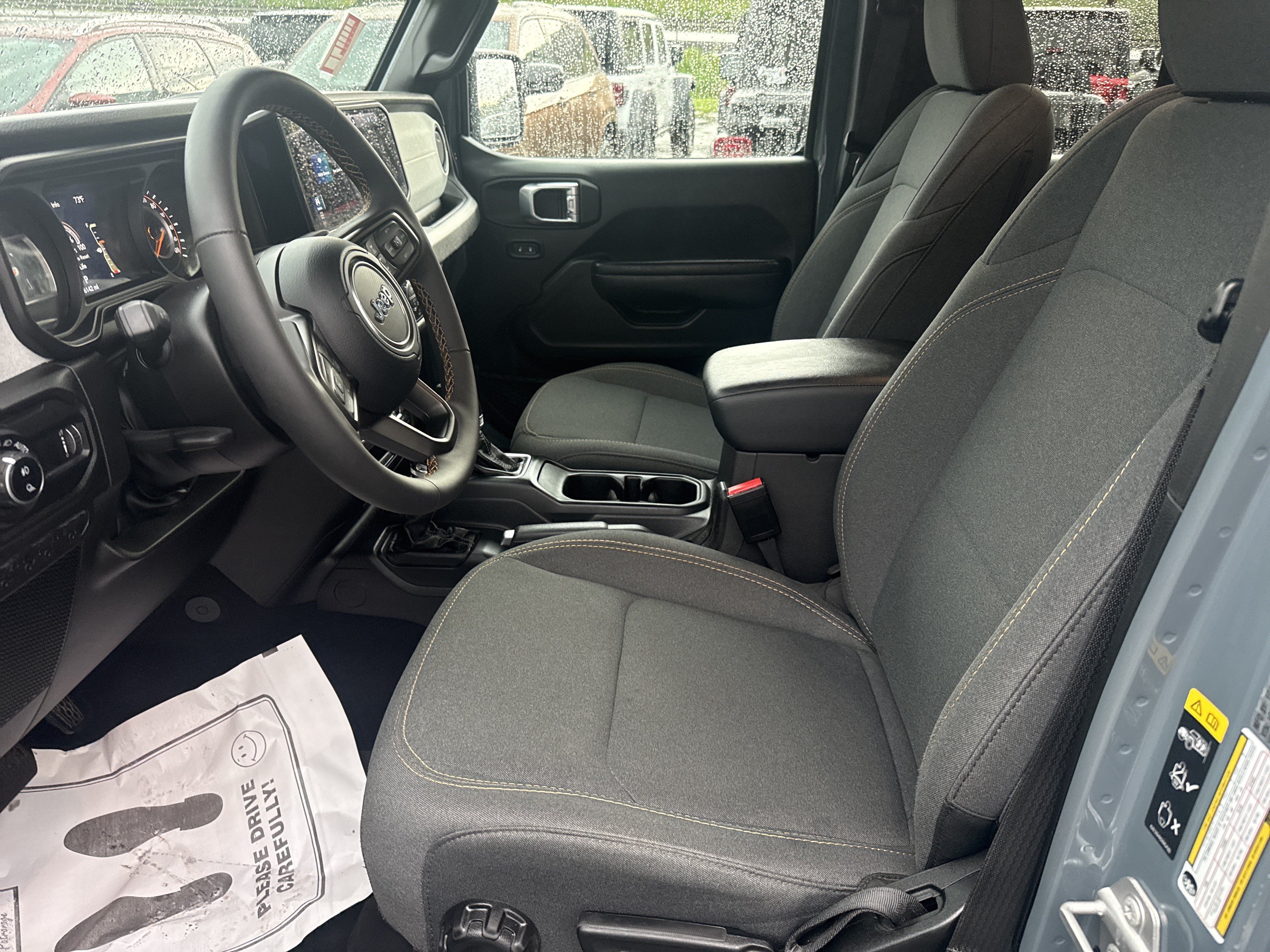 Used 2024 Jeep Gladiator Sport AWD/4WD image 12
