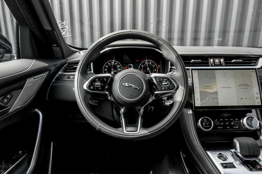 New 2026 Jaguar F-PACE R-Dynamic S image 17