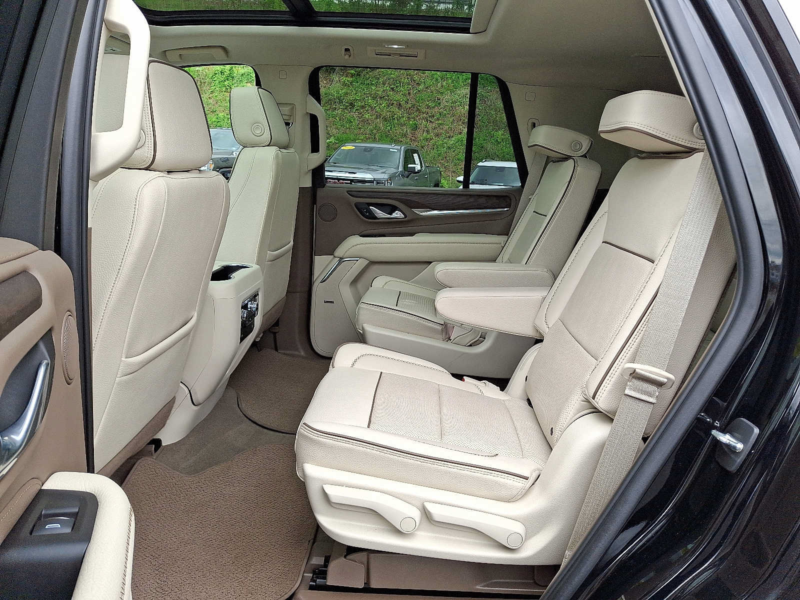 Used 2023 GMC Yukon Denali w/ Max Trailering Package AWD/4WD image 11