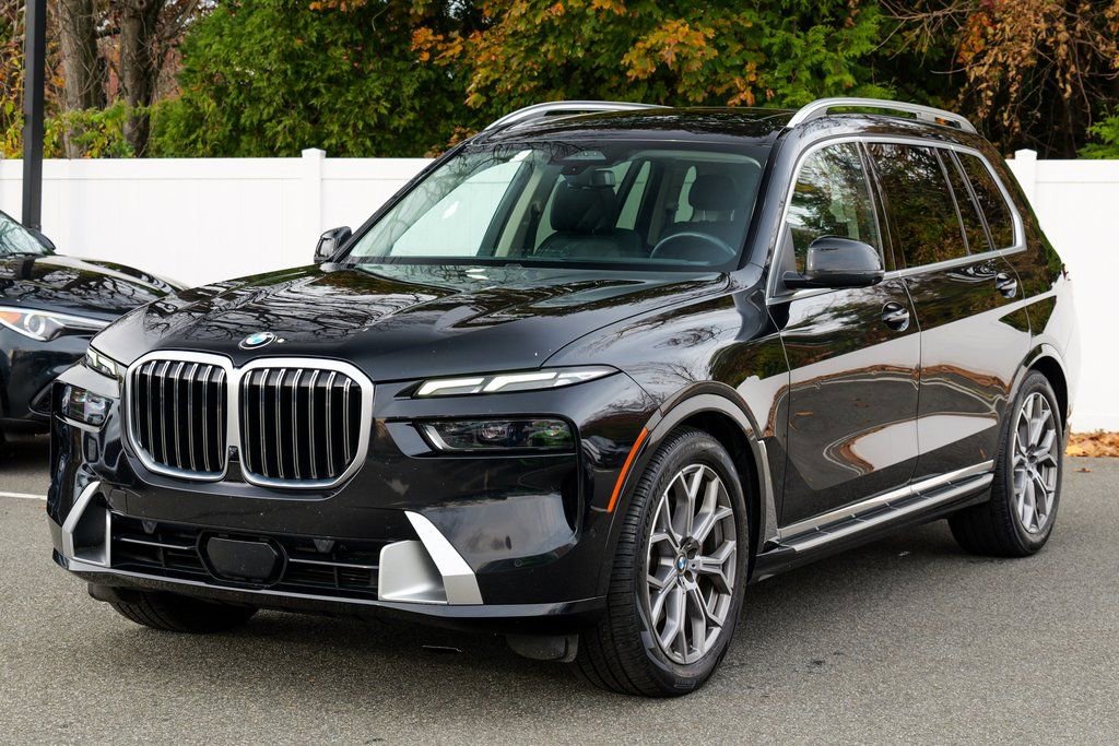 Used 2024 BMW X7 xDrive40i image 3