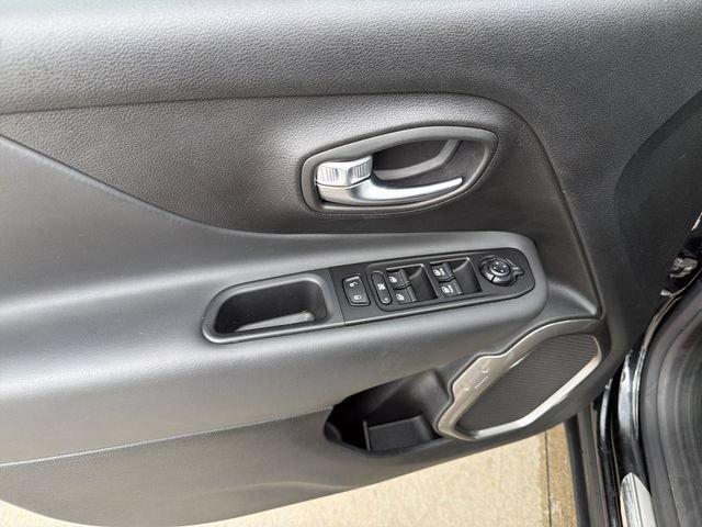 Used 2020 Jeep Renegade Limited w/ Trailer Tow Group AWD/4WD image 15