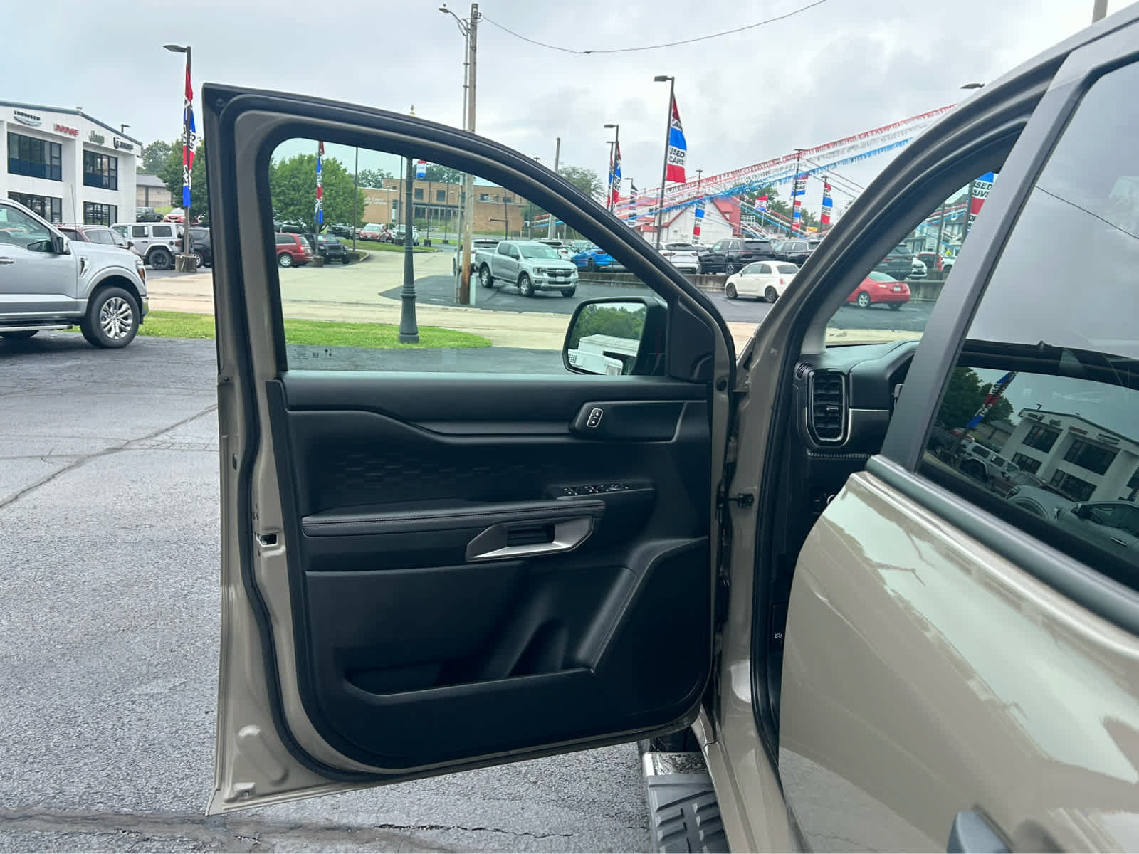 Used 2025 Ford Ranger XLT AWD/4WD image 15