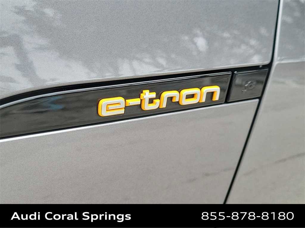 Used 2021 Audi e-tron Premium w/ Convenience Plus Package image 15