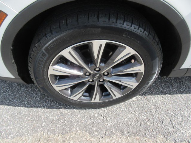 Used 2022 Lincoln Corsair Reserve w/ Elements Package FWD image 9