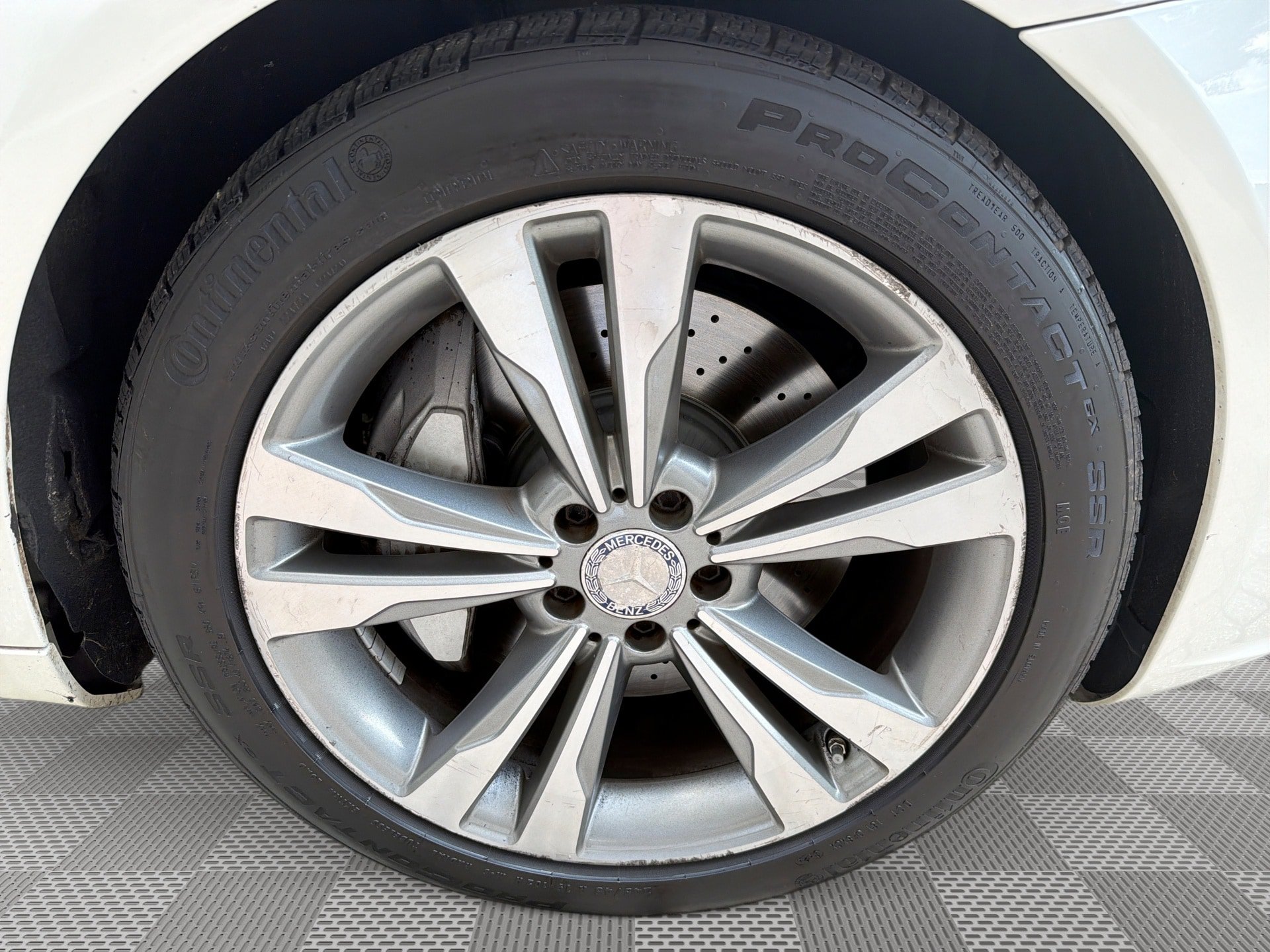 Used 2017 Mercedes-Benz S 550 4MATIC Sedan w/ Premium Package image 32