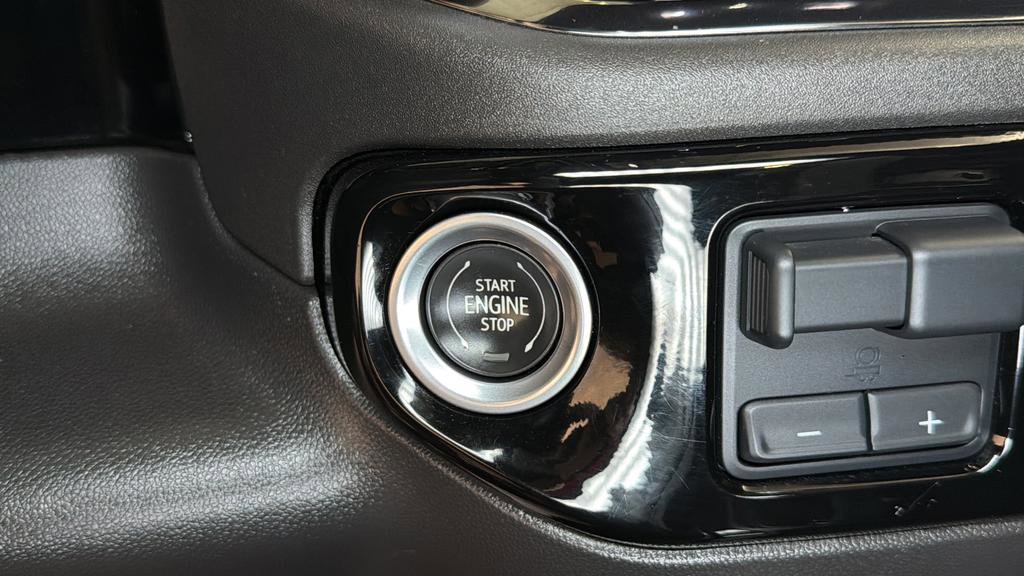 Used 2023 Chevrolet Silverado 1500 ZR2 image 24