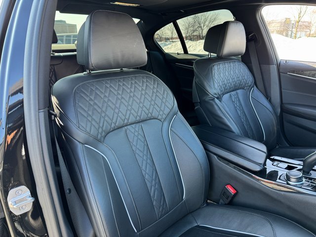 Used 2022 BMW 530i xDrive w/ Premium Package image 19