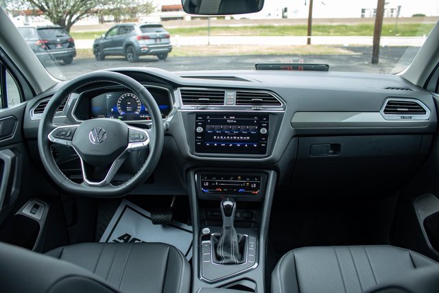 Used 2023 Volkswagen Tiguan SE image 26
