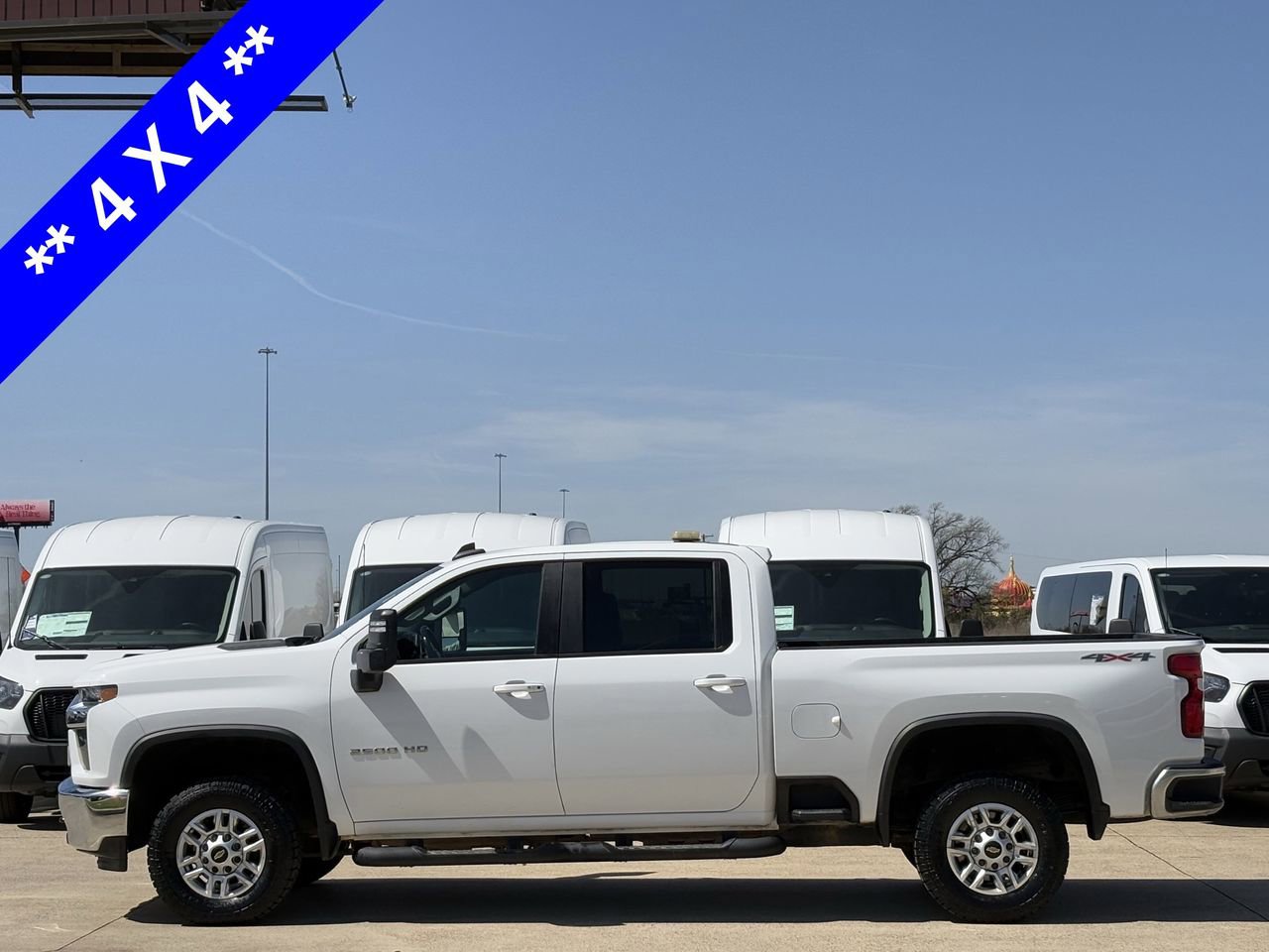 Used 2023 Chevrolet Silverado 2500 LT w/ Convenience Package image 3