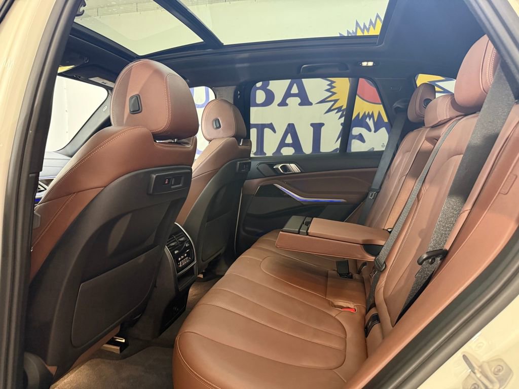 Used 2021 BMW X5 xDrive40i w/ M Sport Package image 18