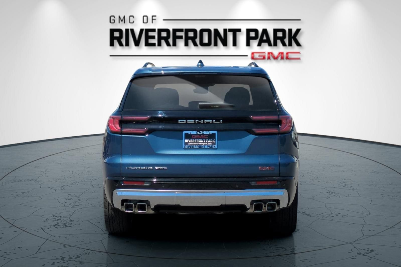 New 2026 GMC Acadia Denali w/ Super Cruise Package AWD/4WD image 4