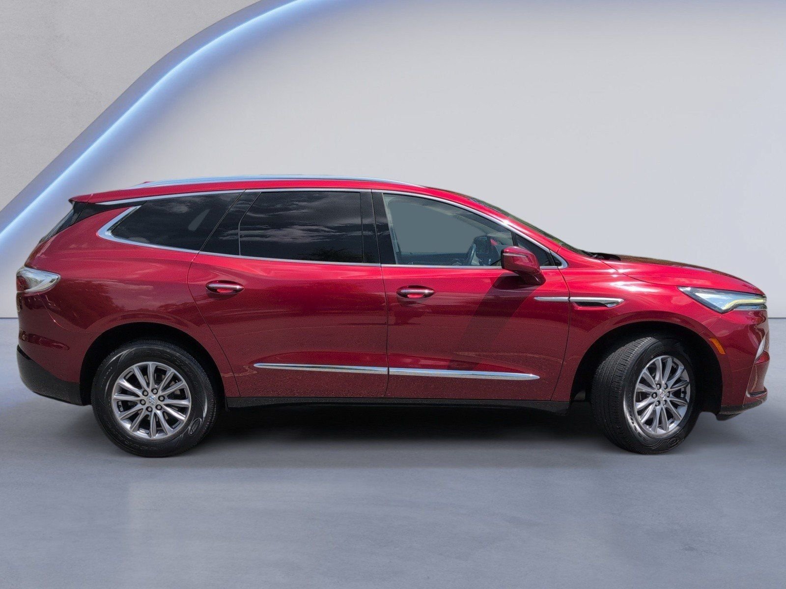 Used 2023 Buick Enclave Essence FWD image 3