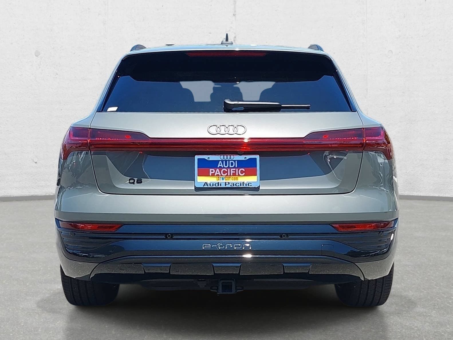 Used 2024 Audi Q8 e-tron Premium Plus w/ Prestige Package AWD/4WD image 6