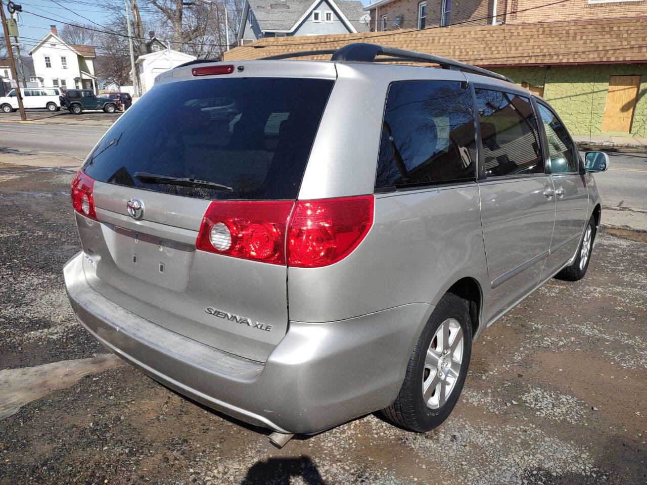 Used 2008 Toyota Sienna XLE image 4