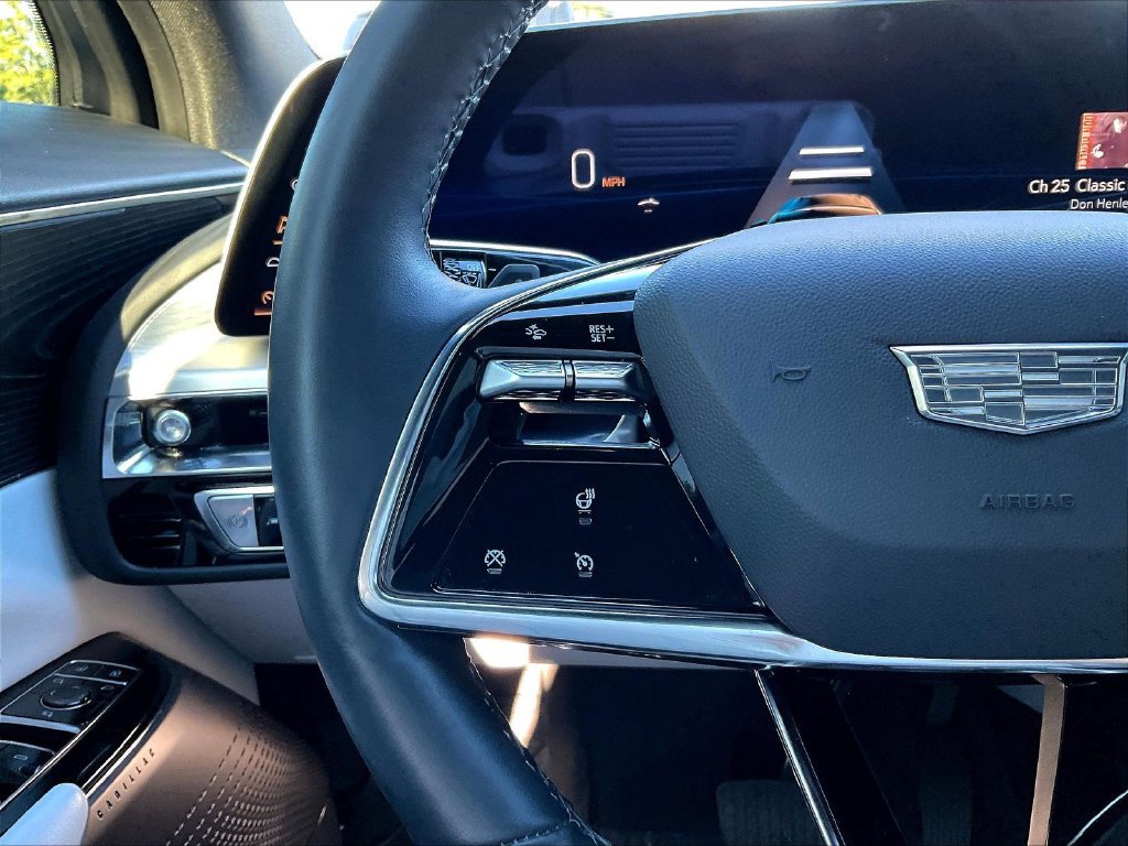 Used 2024 Cadillac Lyriq Luxury RWD image 6