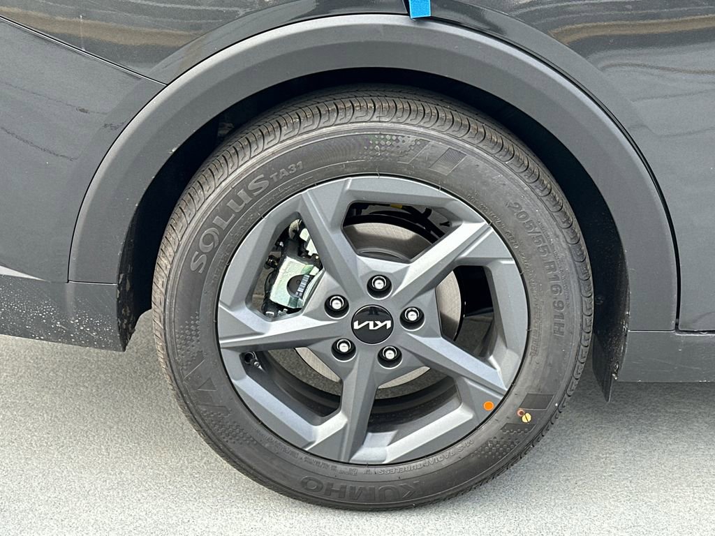 New 2025 Kia K4 LXS image 7