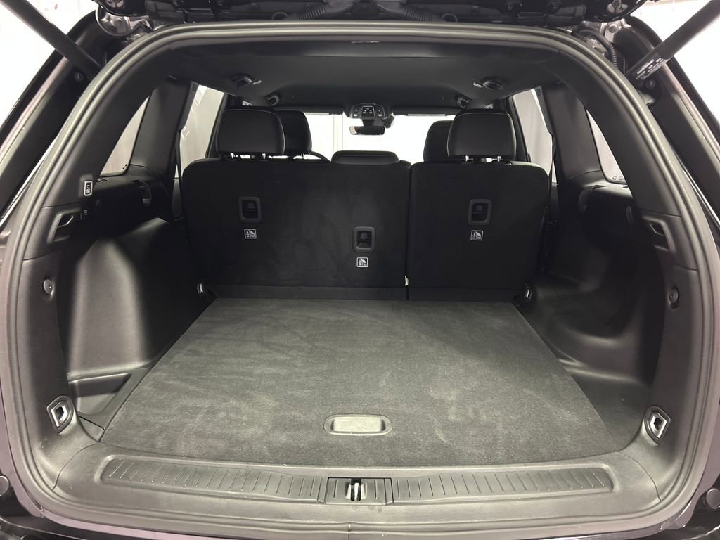 Used 2025 Jeep Grand Cherokee Altitude image 24