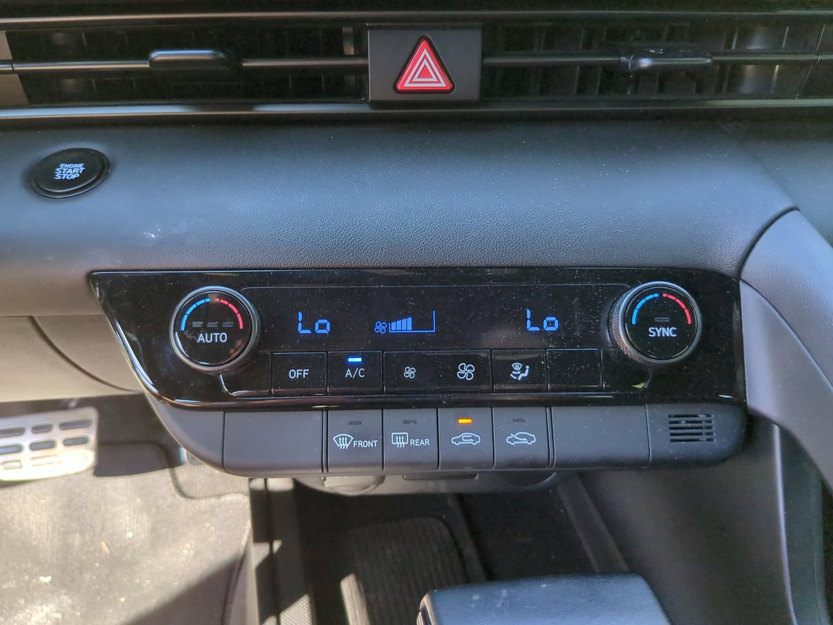 Used 2025 Hyundai Elantra Sport FWD image 30
