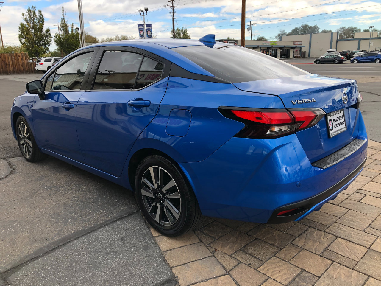 Used 2021 Nissan Versa SV image 4