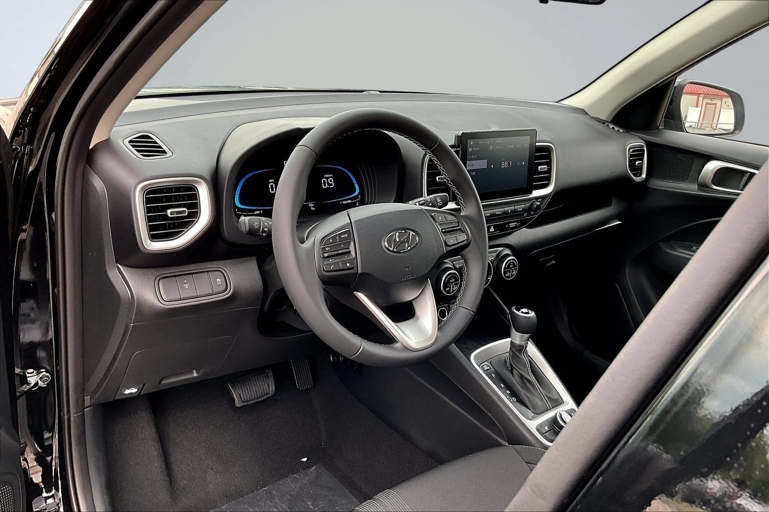 New 2026 Hyundai Venue SEL FWD image 7