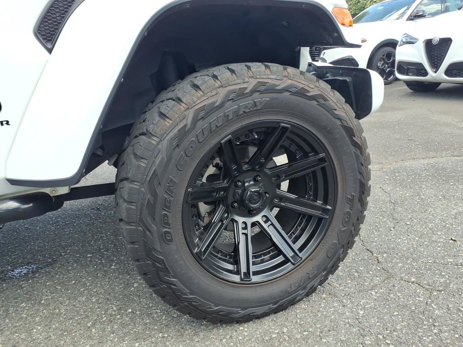 Used 2021 Jeep Gladiator Overland AWD/4WD image 12
