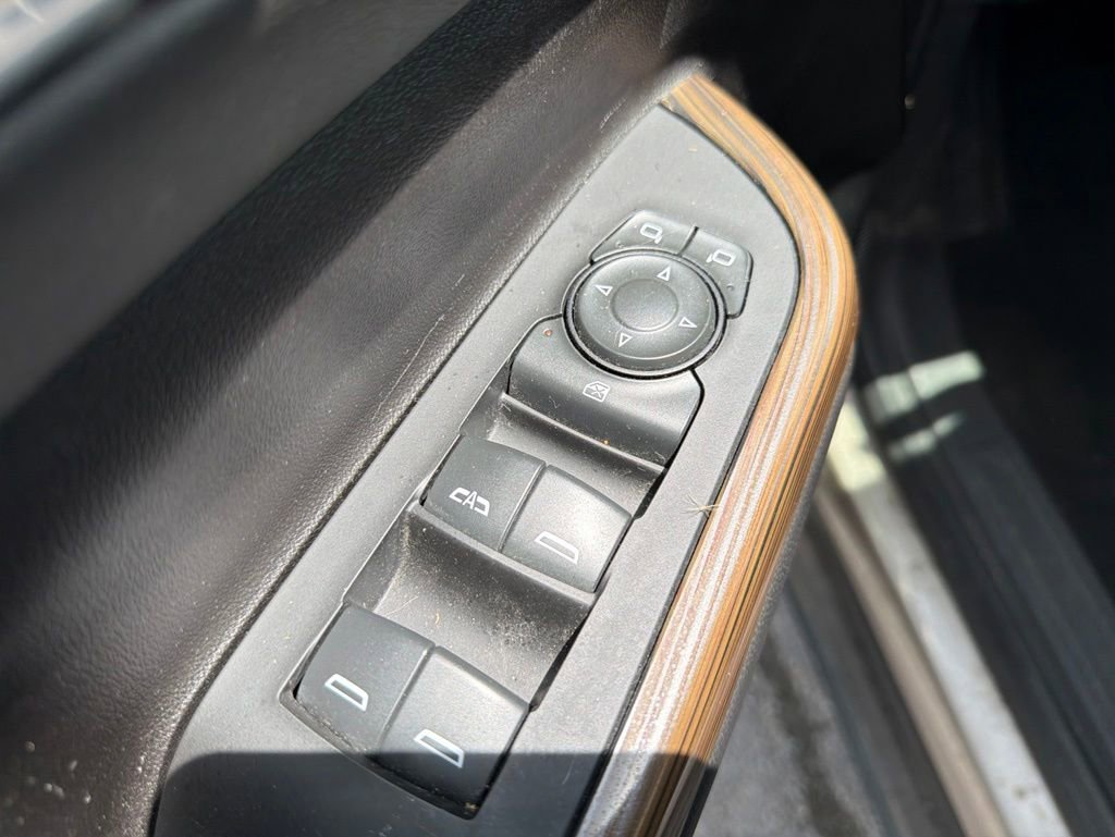 Used 2023 GMC Acadia SLE w/ Driver Convenience Package FWD image 30