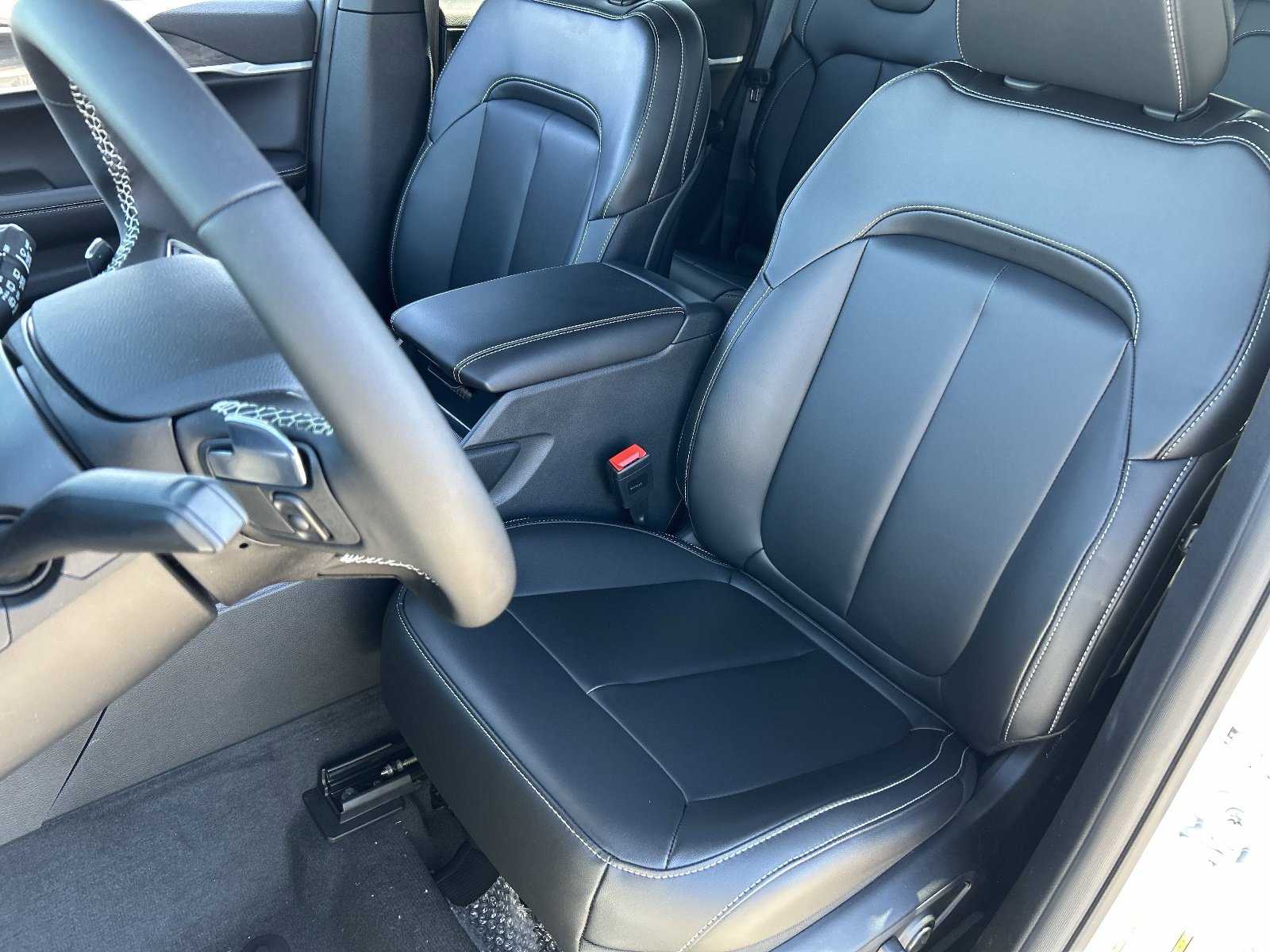 New 2026 Jeep Grand Cherokee Limited w/ Limited Altitude Package RWD image 18