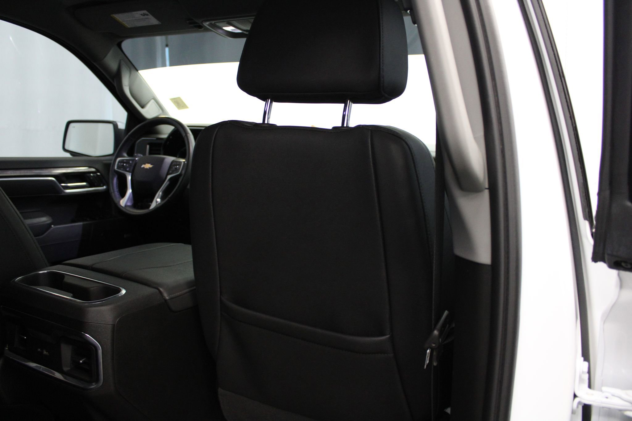 Used 2025 Chevrolet Silverado 1500 LTZ image 24