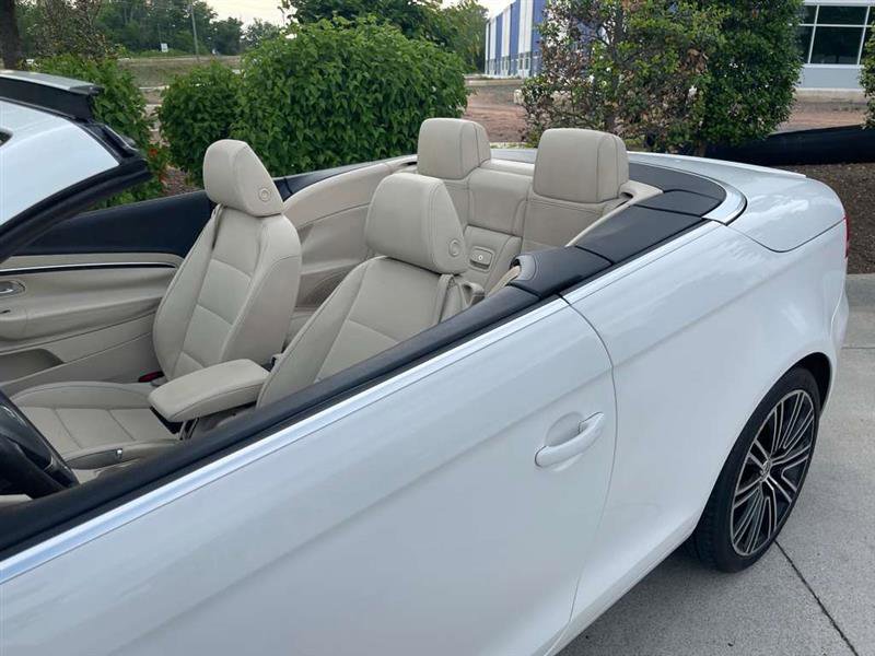 Used 2014 Volkswagen Eos FWD image 43
