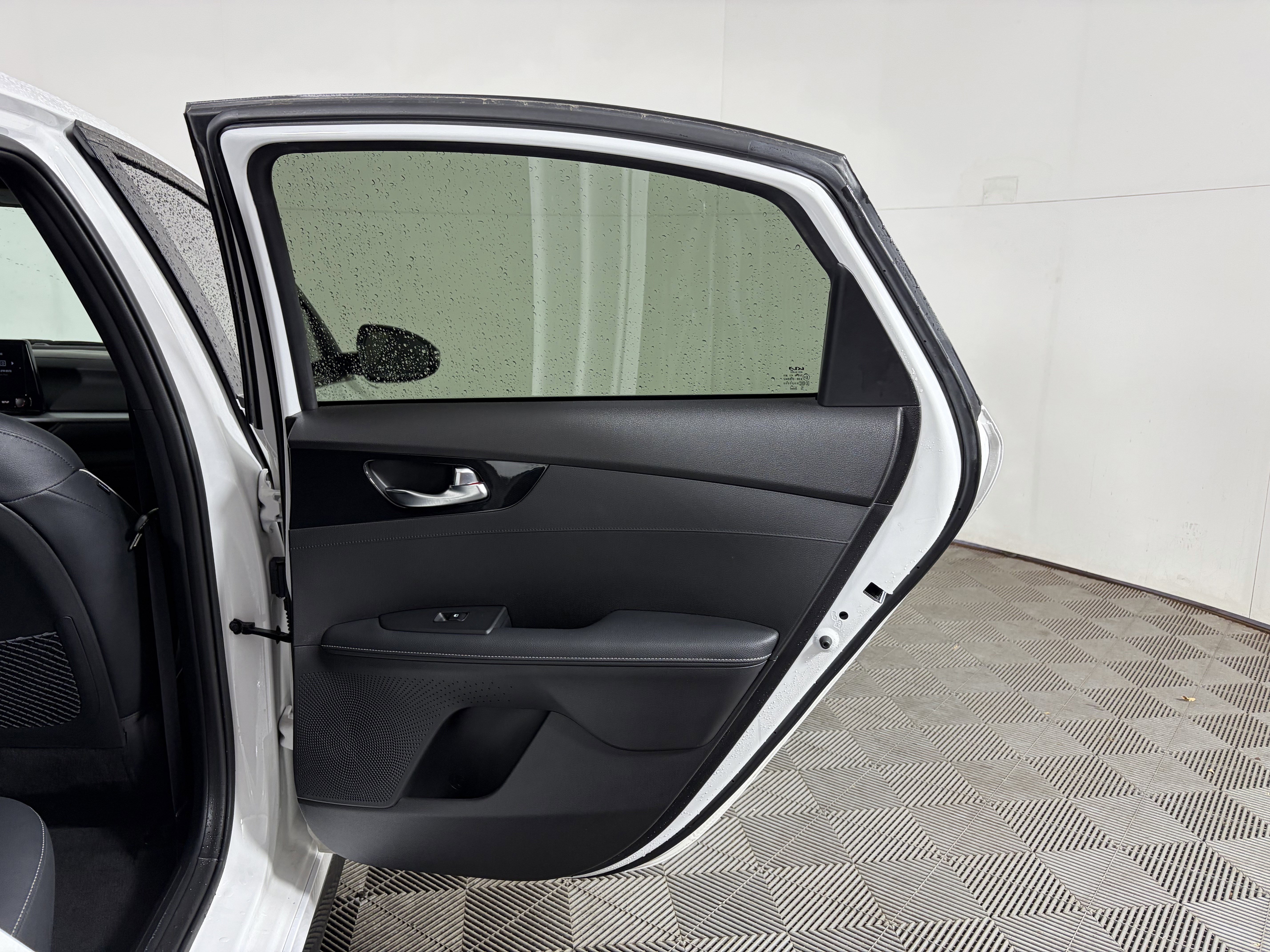 Certified 2024 Kia Forte GT-Line w/ GT-Line Premium Package image 37