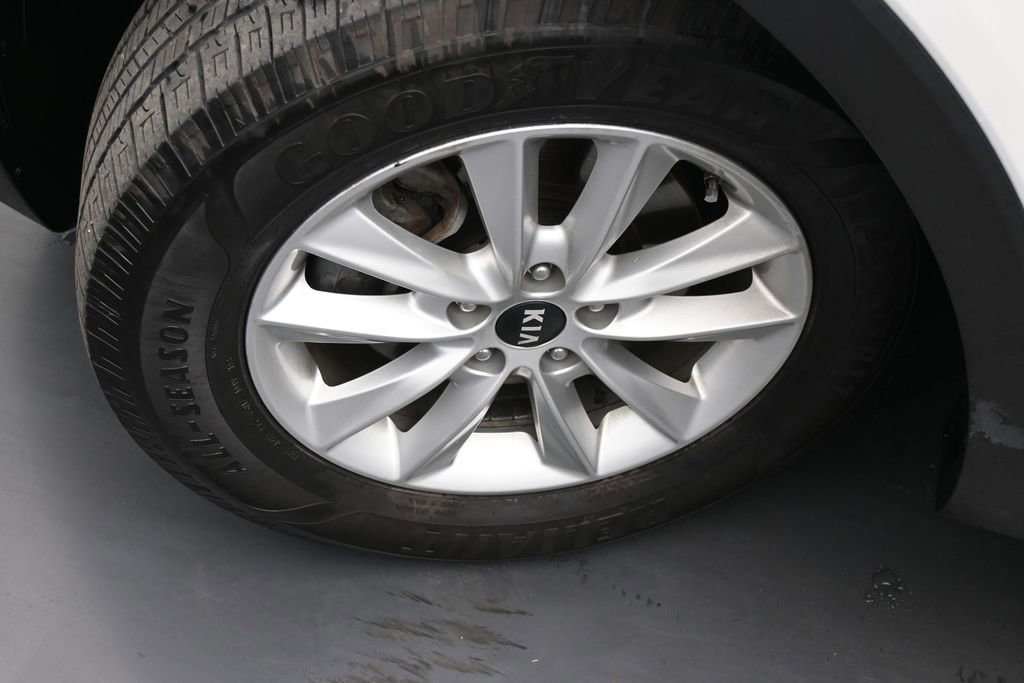 Used 2019 Kia Sorento FWD V6 image 20