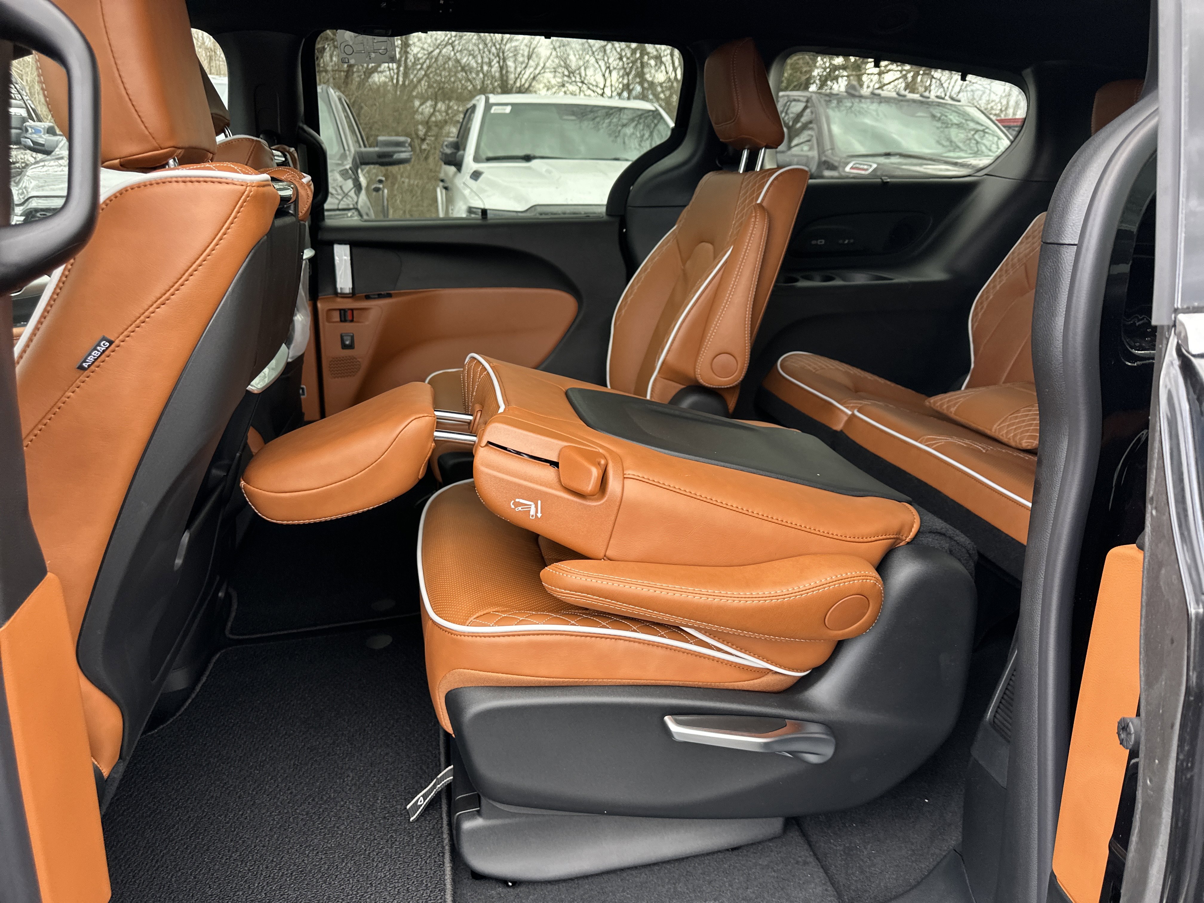 New 2026 Chrysler Pacifica Pinnacle image 31