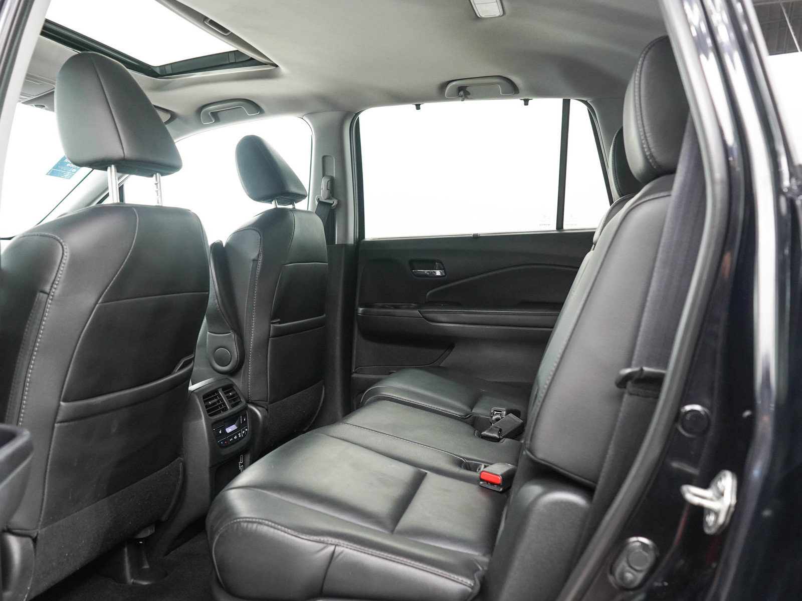Used 2021 Honda Pilot Black Edition image 16
