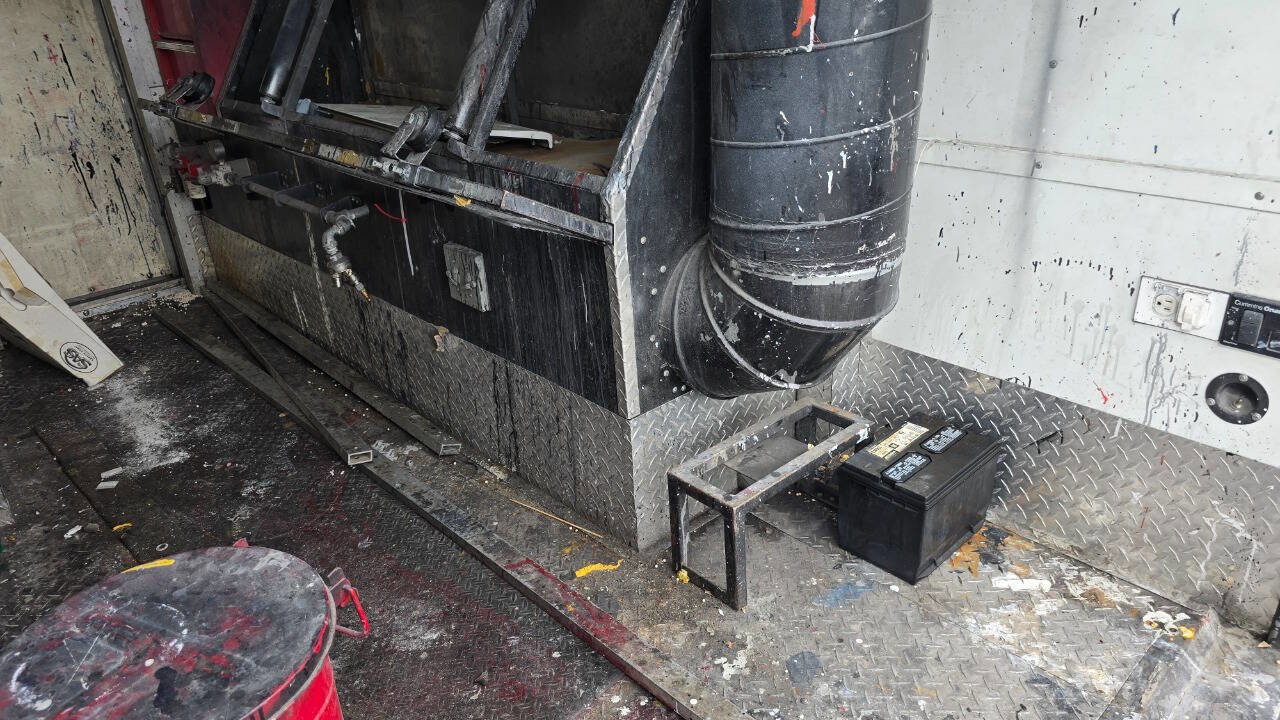 Used 2017 Chevrolet Express 3500 w/ Chrome Appearance Package image 26