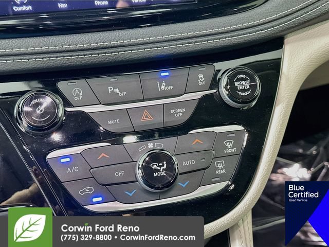 Used 2023 Chrysler Pacifica Limited FWD image 19