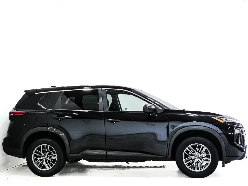 Used 2024 Nissan Rogue S AWD/4WD image 4
