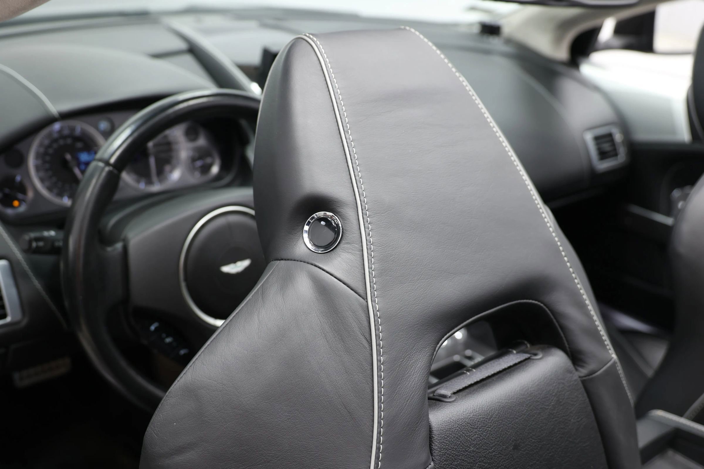 Used 2012 Aston Martin Virage Volante image 46