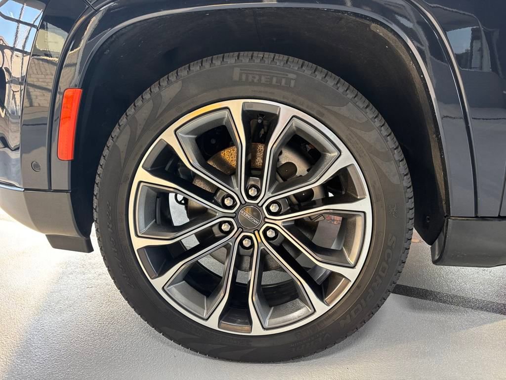 New 2024 Jeep Grand Wagoneer L Series III w/ Rear Seat Video Group 1 image 11