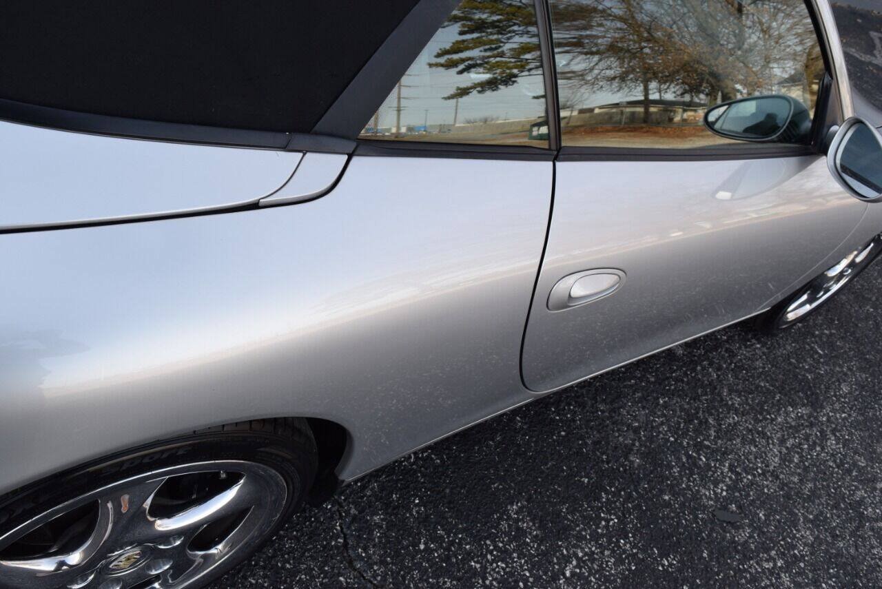 Used 1999 Porsche 911 Cabriolet image 31