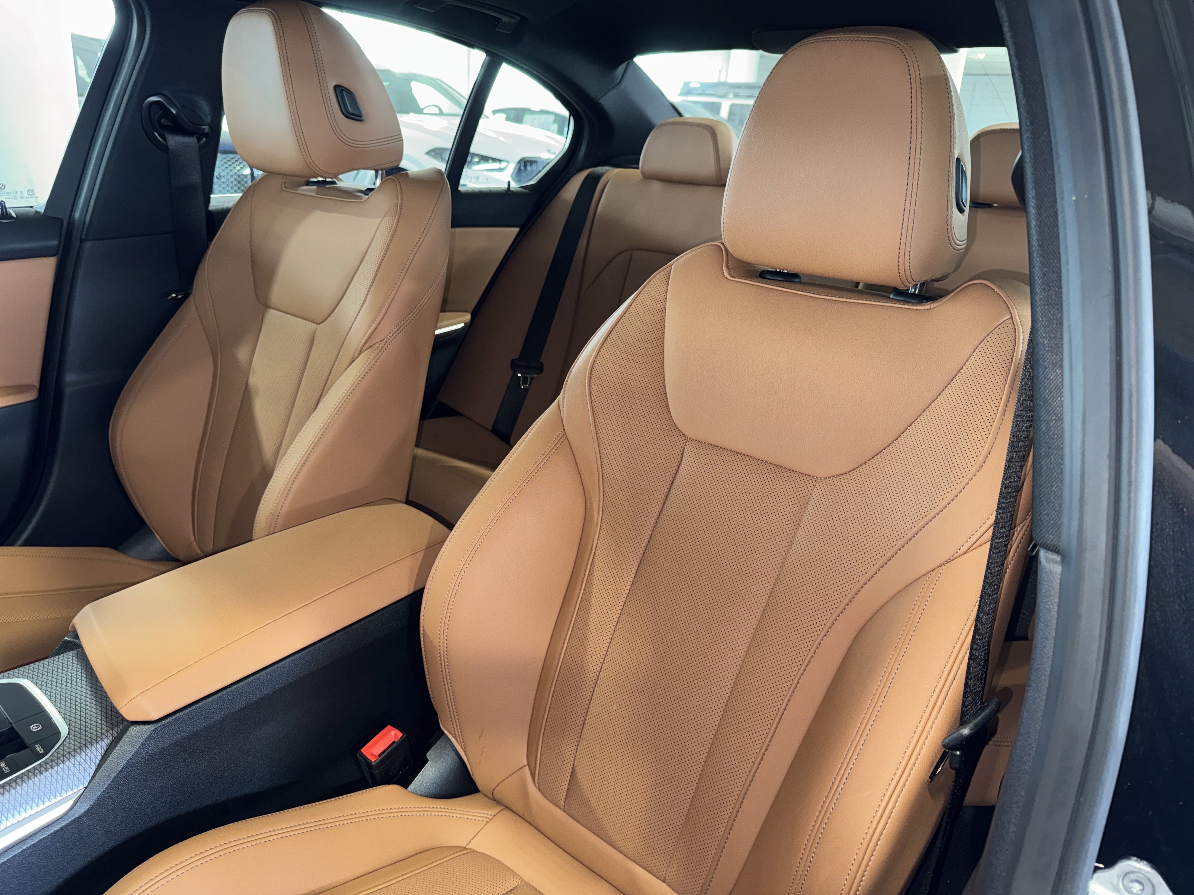 Certified 2025 BMW 330i xDrive Sedan w/ Convenience Package image 32