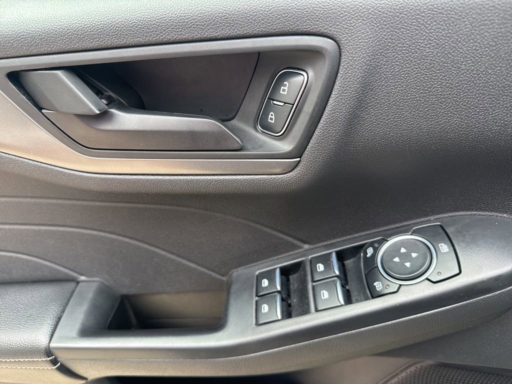Used 2023 Ford Escape Active w/ Tech Pack #1 AWD/4WD image 9