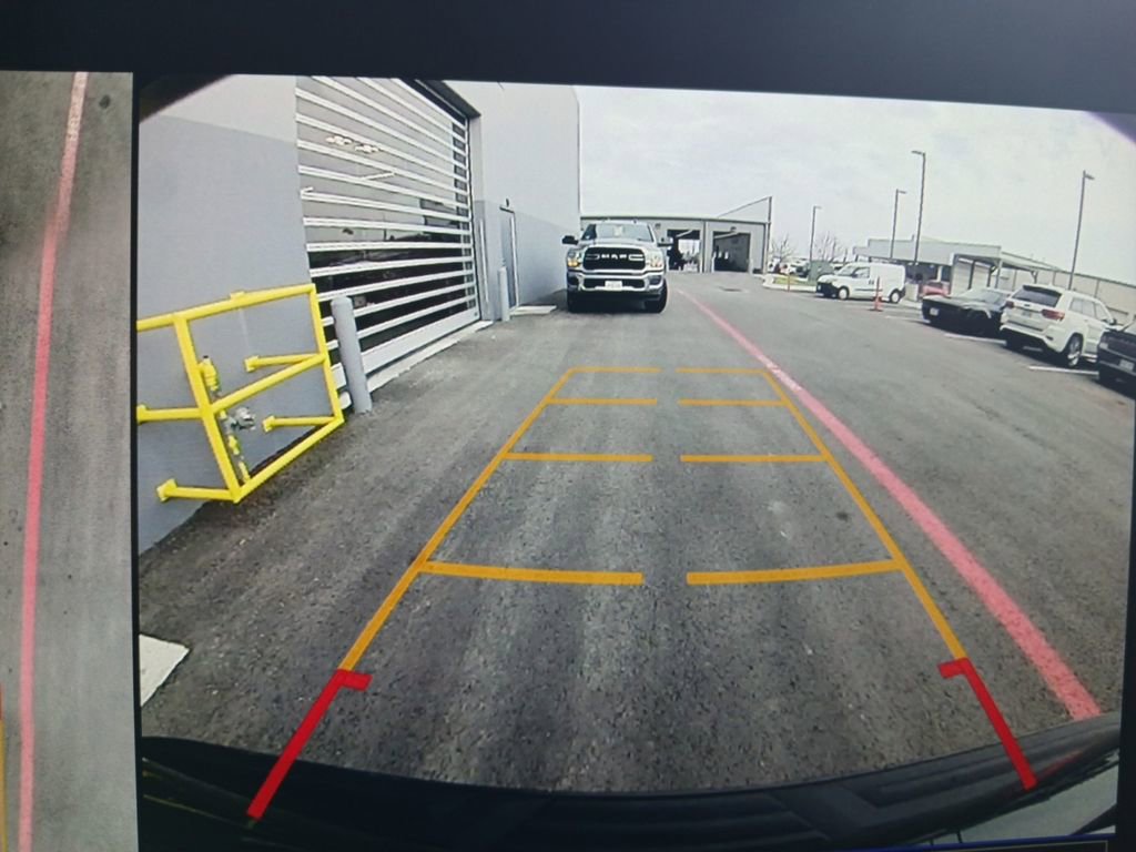 Used 2022 Chevrolet Tahoe Z71 w/ Luxury Package image 9